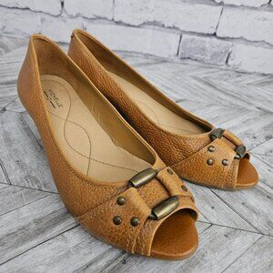 MICHELLE D Shoes Womens 9 M Tan Leather Peep Toe Low Wedge Heels Retro Vintage